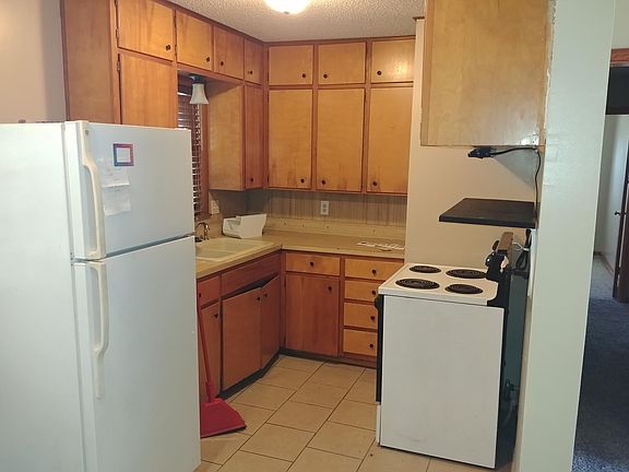 3rd image of 3444 S Saint Clair Ave