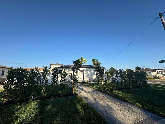 2nd image of 2100 N Pass Ave House 2100