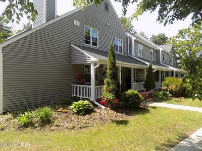 880 East St APT 1A, Lee, MA, 01238