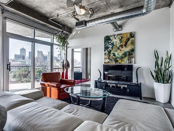 3rd image of 1001 Belleview St APT 607