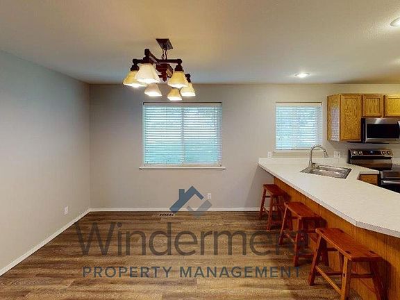 5th image of 343 NE Redwood Pl