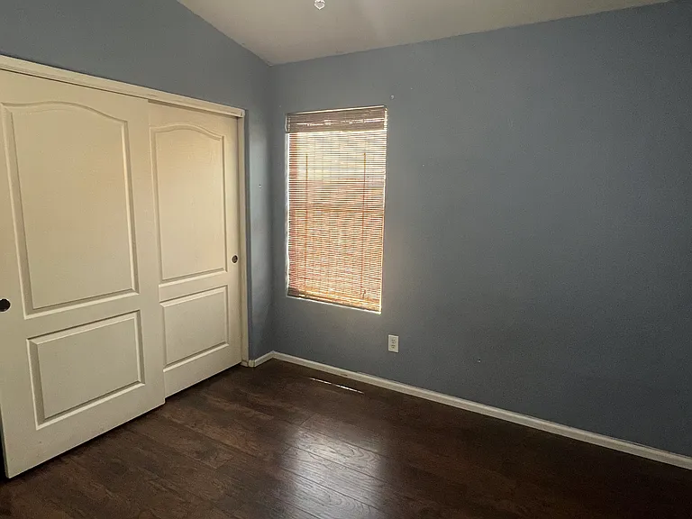 1923 N Renford Ln — Photo 8