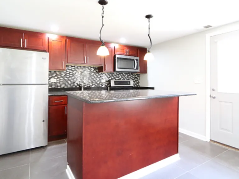 2002 W Cullerton St #1G — Photo 2