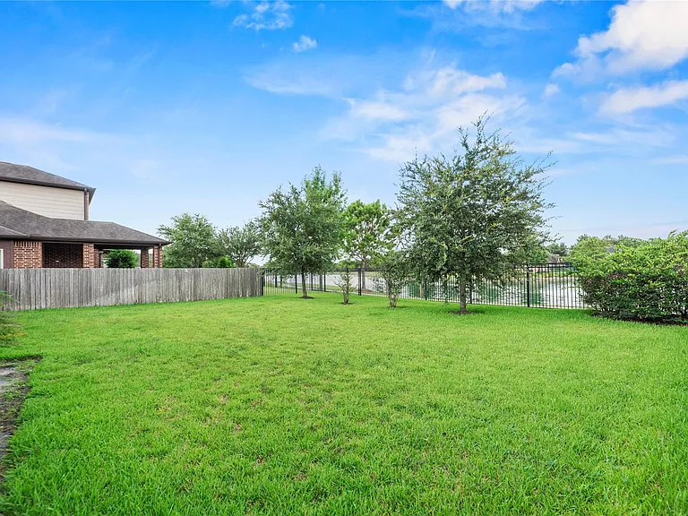 20323 Mary Point Ln — Photo 8