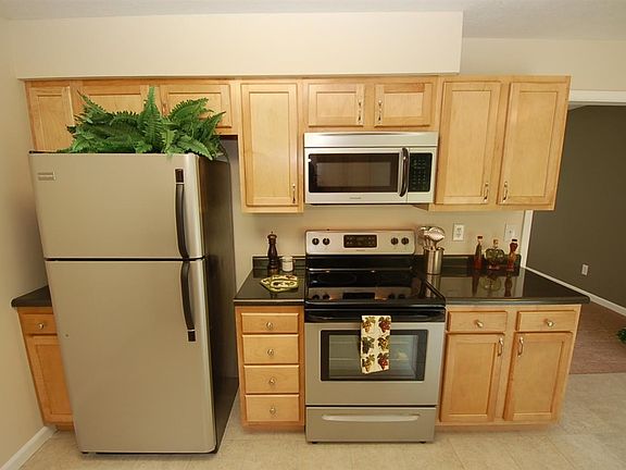 5th image of 231 W Iroquois Dr