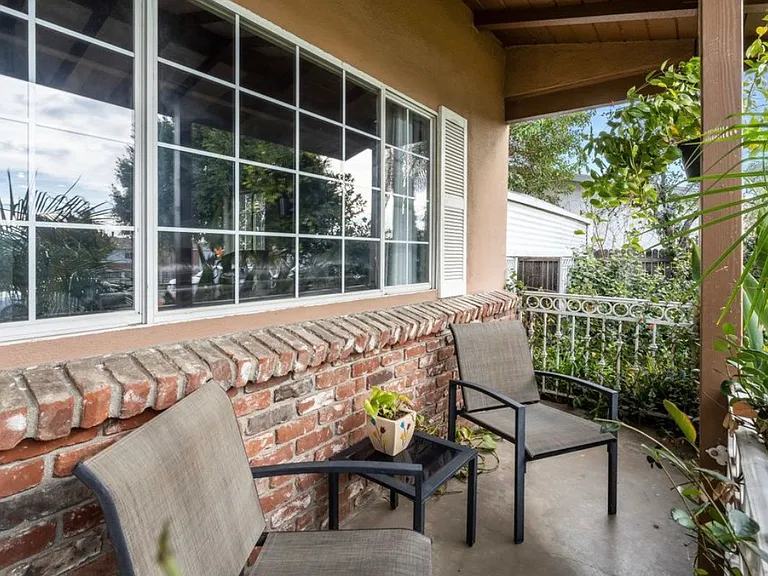 2416 S San Antonio Ave — Photo 2