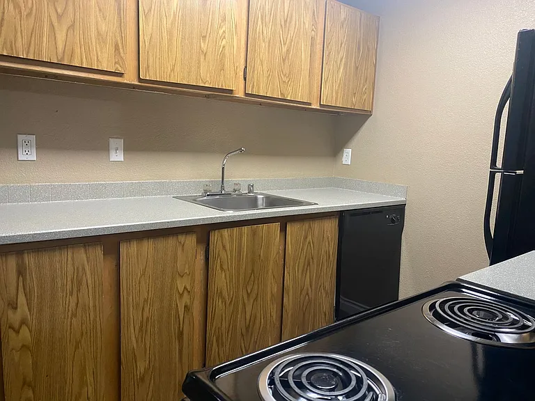 Westwood Apartments — Photo 195