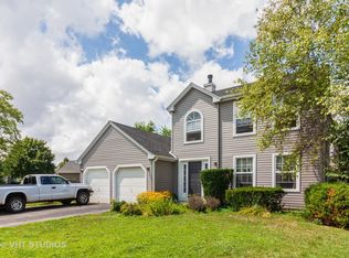1333 Lilac Ln, Carol Stream, IL 60188
