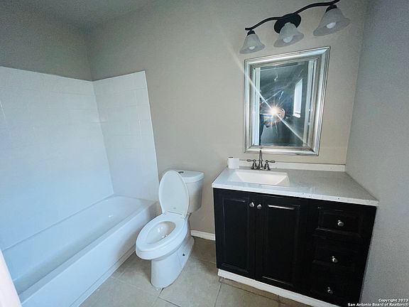 4th image of 2106 SAN LUCAS ST