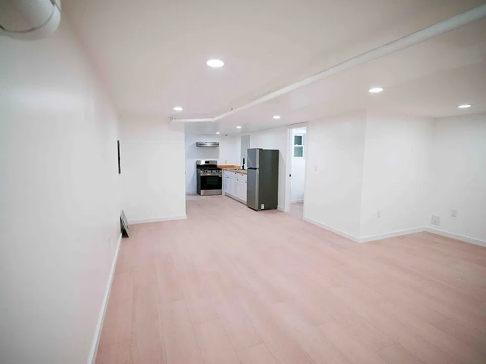 32-23 32nd St #BASEMENT