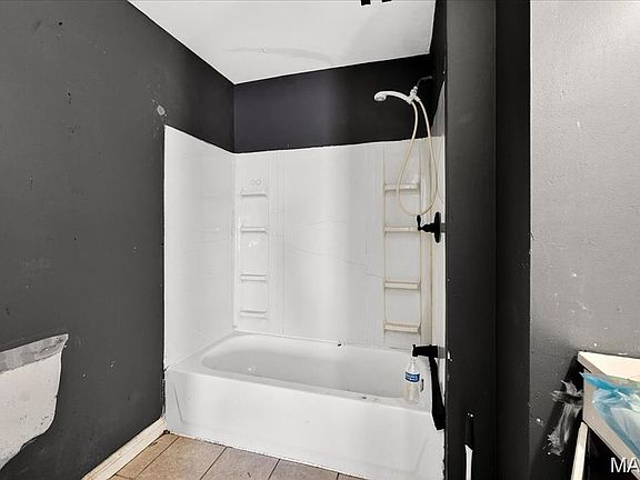 5th image of 342 Alsobrook St