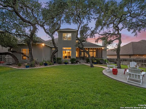 4th image of 660 ACORN DR