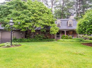 124 Locksley Rd, Lynnfield, MA 01940