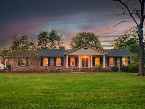 204 Greenbriar Ave, Shelbyville, TN 37160