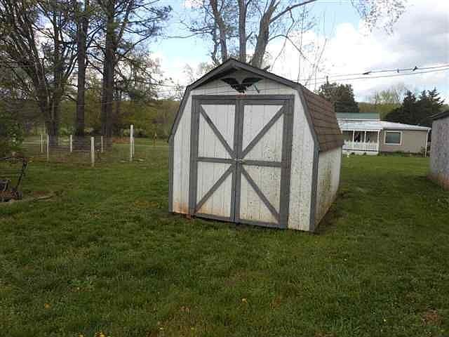 2nd image of 1798 Franklin Rd
