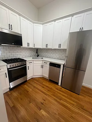 Rented by Standard Living Realty Inc | media 8