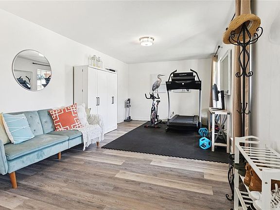 3rd image of 107 Sirius Ln