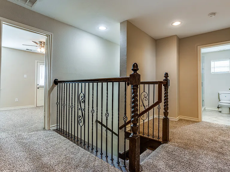 336 Austin Ave — Photo 8