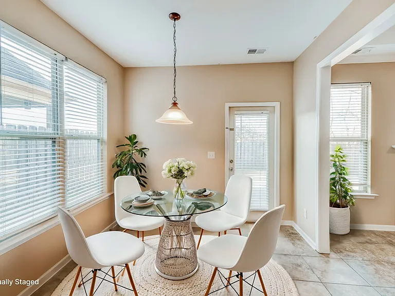 2122 Timberline Dr — Photo 6