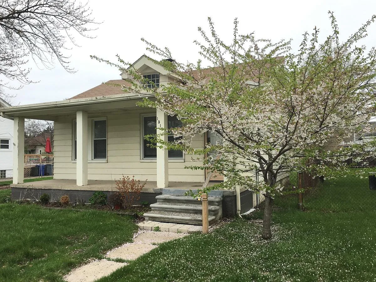 1518 Leroy St photo 1