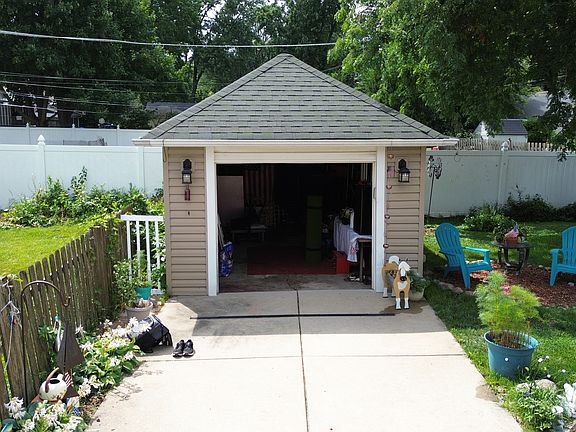 2nd image of 1280 S Cora St