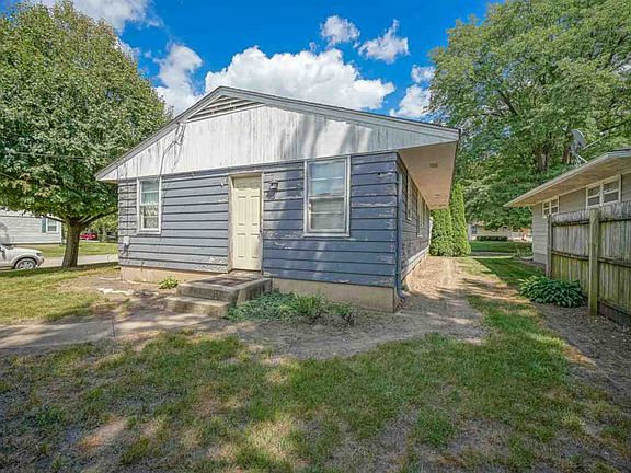 2nd image of 3015 Harney Ct