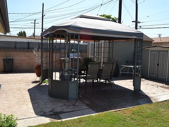 3rd image of 6982 Bestel Ave