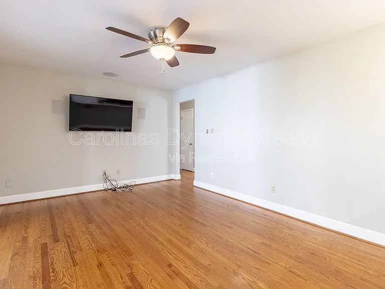 6618 Castlegate Dr — Photo 20