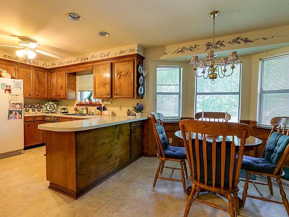 4th image of 1000 Oakleigh Dr