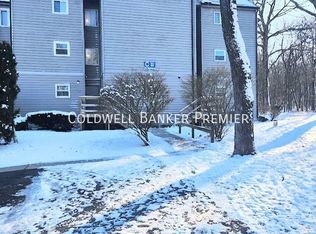 215 E Valley Point Ln #C-201, Claysburg, PA