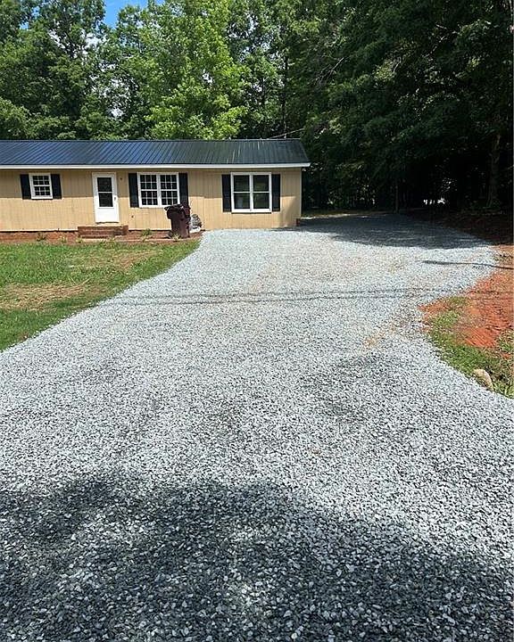 2nd image of 617 Young Mill Rd