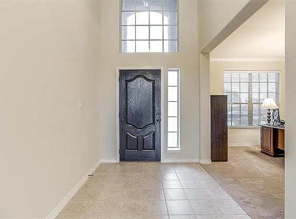 5th image of 1104 Little John Dr
