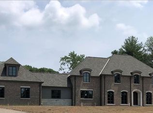 4 Clayprice Ct, Saint Louis, MO 63124