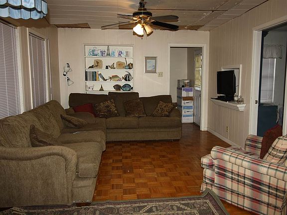 3rd image of 115 Marlin Dr