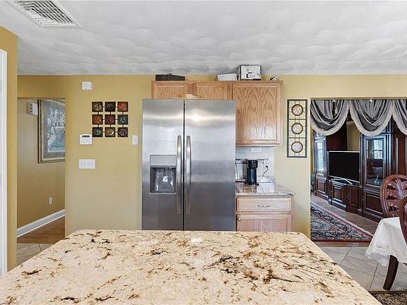 3rd image of 90 Rowley St