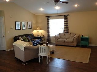 1500 Island Creek Dr, Paducah, KY 42003