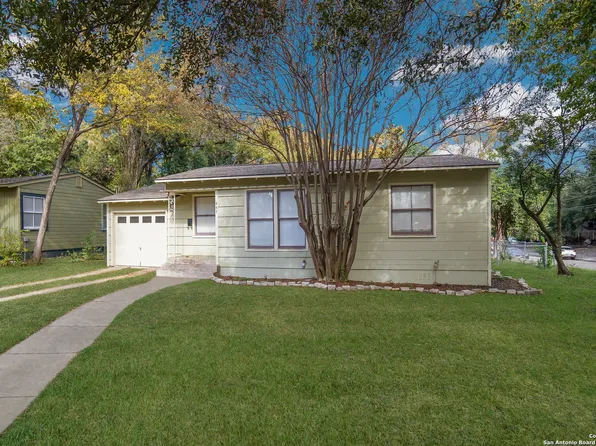 447 DEVONSHIRE DR, San Antonio, TX 78209