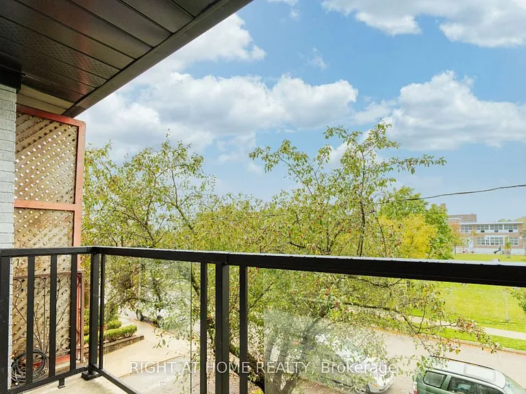 31 Wesley St #3 — Photo 9
