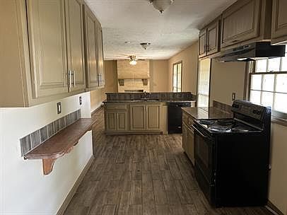 2nd image of 352 Mountain Creek Dr