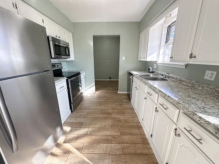 806 SE Brigadoon Way — Photo 5