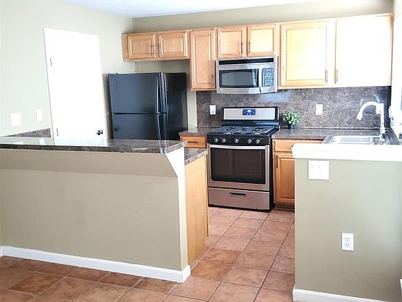 5th image of 1323 Valley Landing Dr
