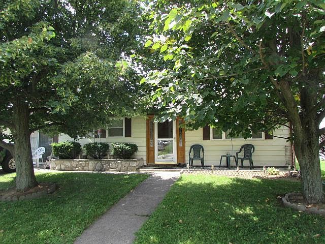 1st image of 1012 Westview Dr