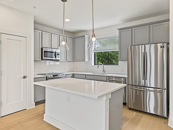 3rd image of 2050 Lohmans Spur Rd #102