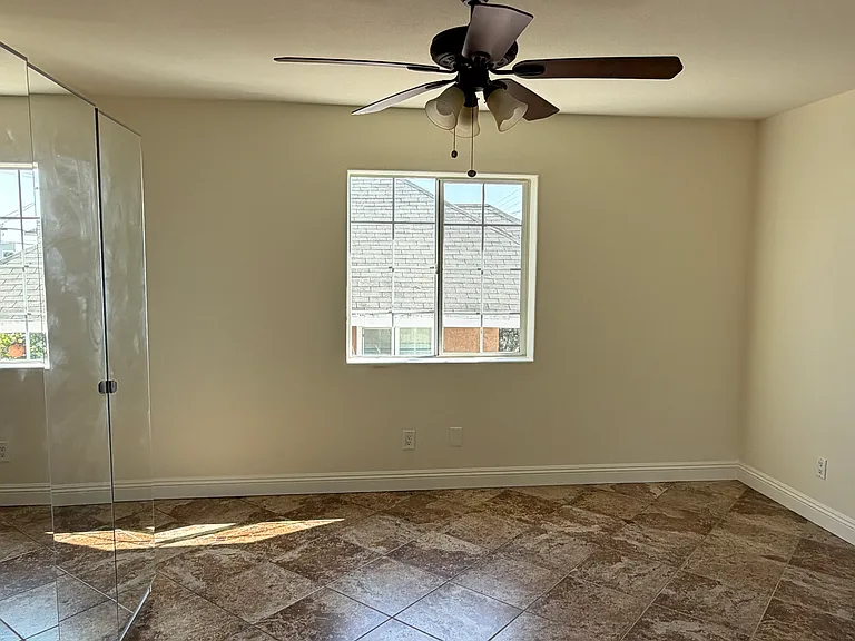 346 N Chicago St — Photo 12