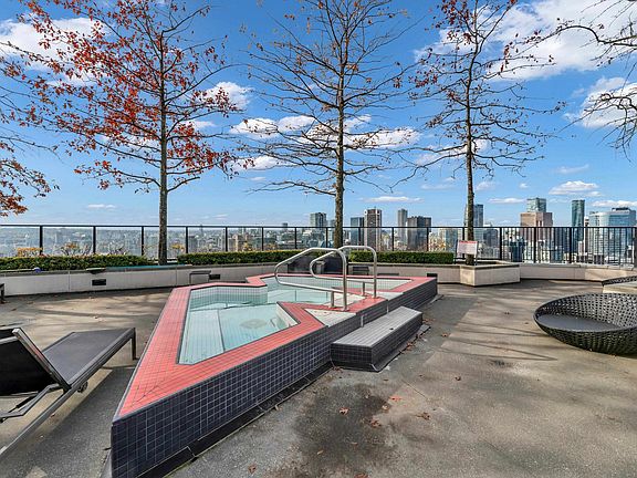 5th image of 128 Cordova St W #3605