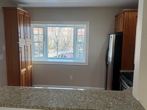 2nd image of 1039 Islington St Unit 7