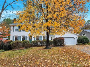 9909 Applevalley Ct, Charlotte, NC 28269