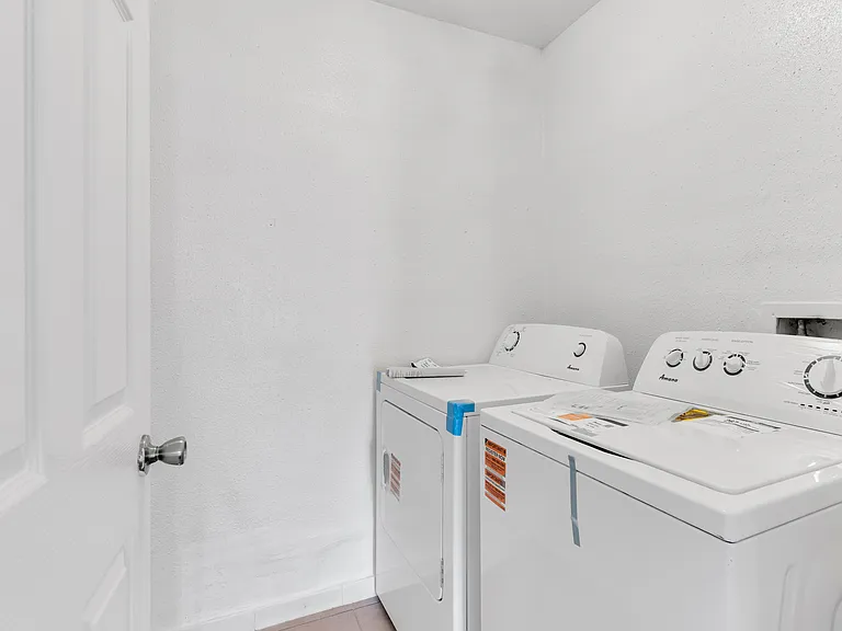 Villa Nueva Apartments — Photo 66