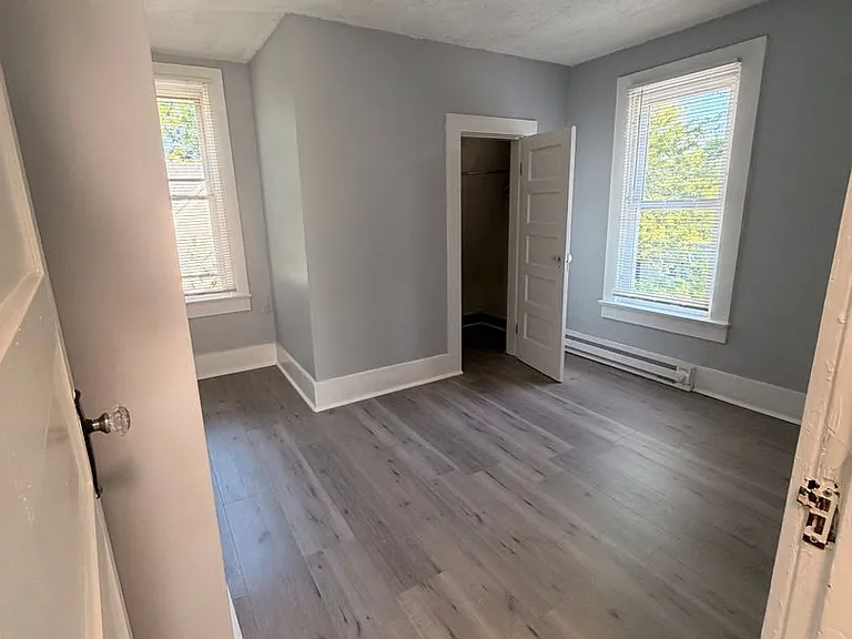 1135 Summit St — Photo 8