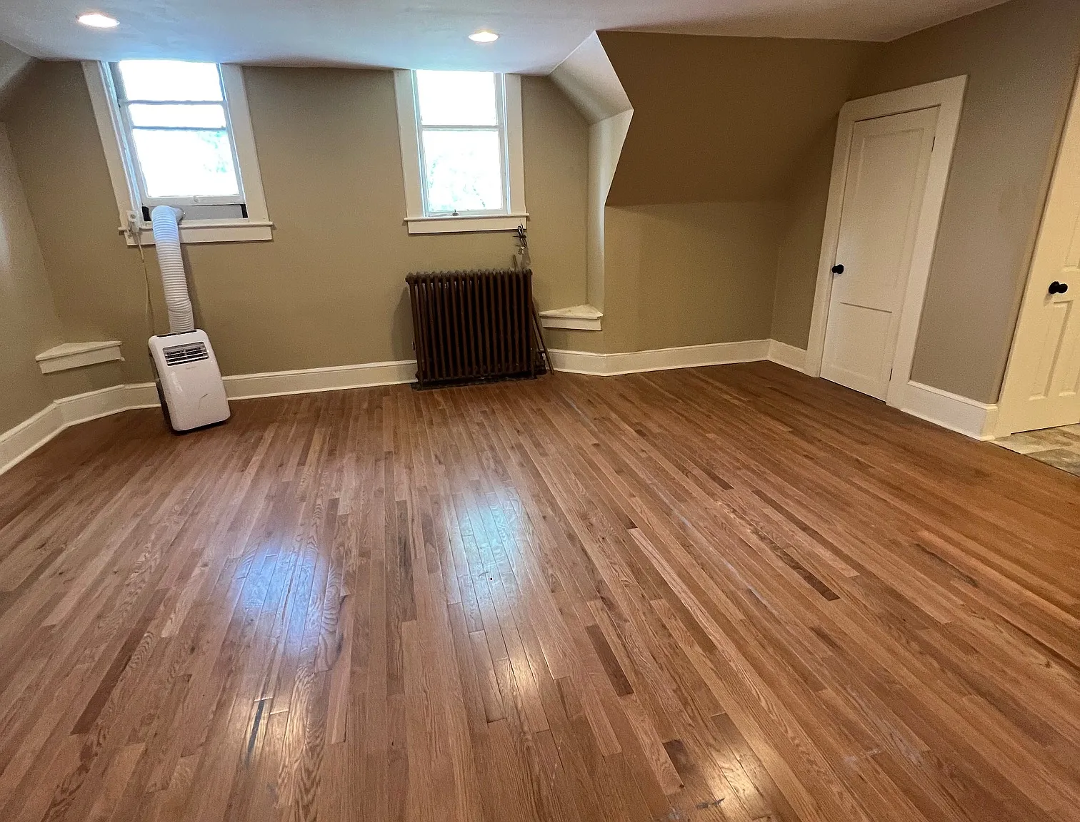 1 bed, 1100 sqft, $950 — Photo 3